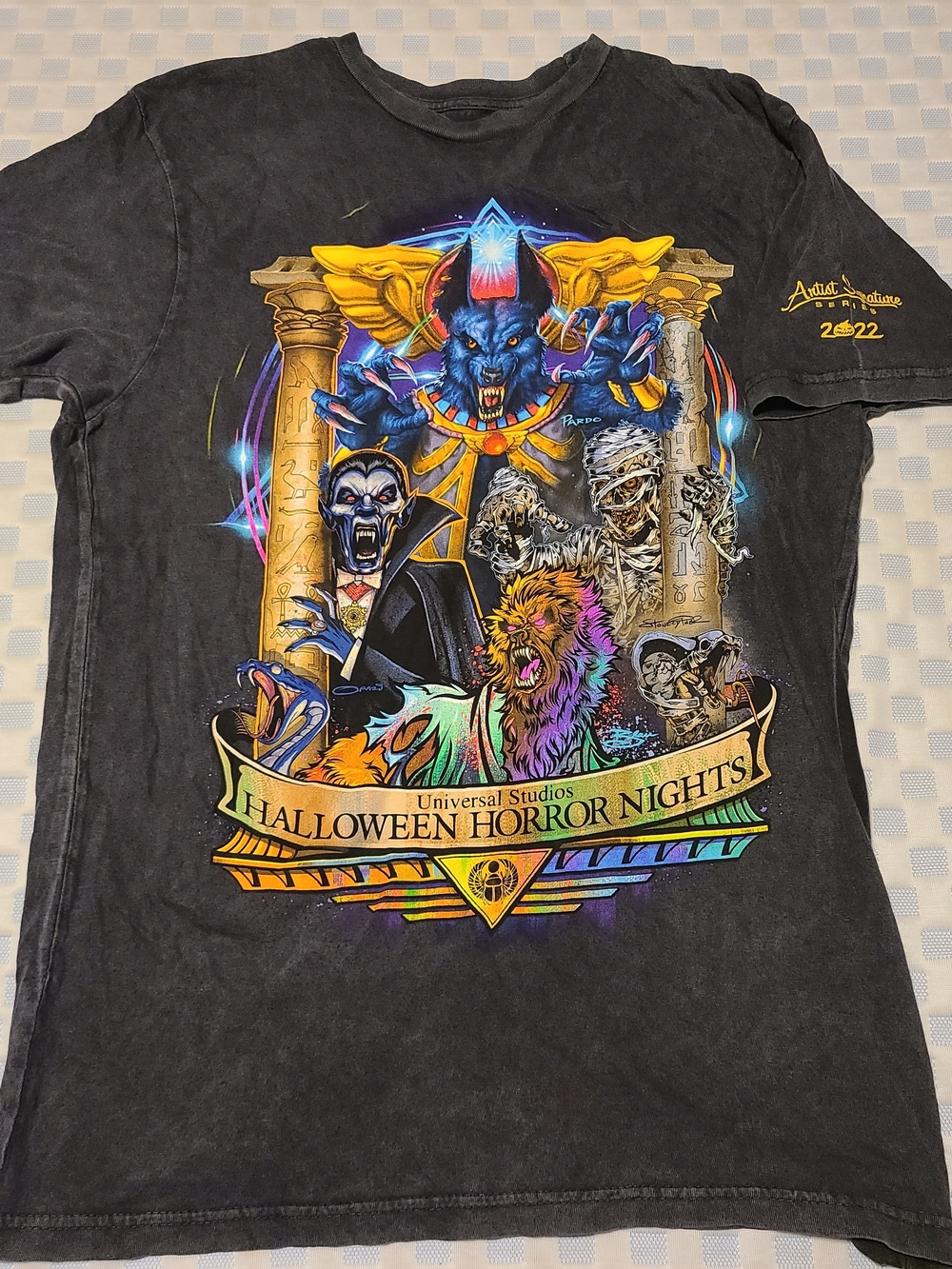 Halloween Horror Nights 2022 Artist Signature Series Shirt Size Medium